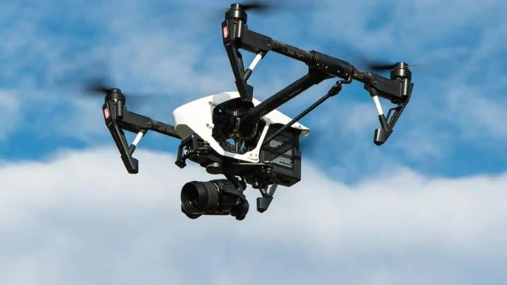 Enel-Emgesa incorpora drones para sus labores de inspección y será tripulados por 18 pilotos Enel-Emgesa incorpora drones para sus labores de inspección y será tripulados por 18 pilotos