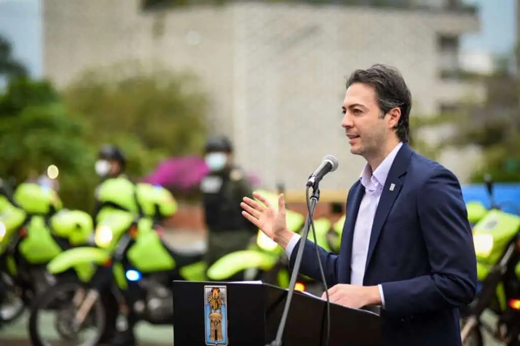 “Con más recursos se generaron peores resultados”: el duro informe sobre la gestión de Daniel Quintero Daniel Quintero