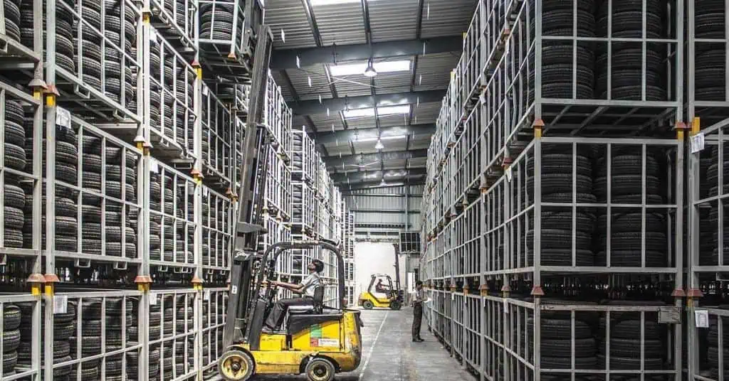 Las tendencias clave en logística que marcarán el 2024 Bodegas, envíos y logística.