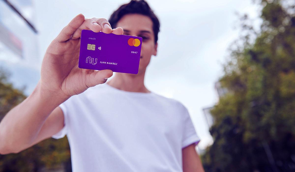 Nubank lanzó su tarjeta de crédito a primeros clientes en Colombia Nubank lanzó su tarjeta de crédito a primeros clientes en Colombia
