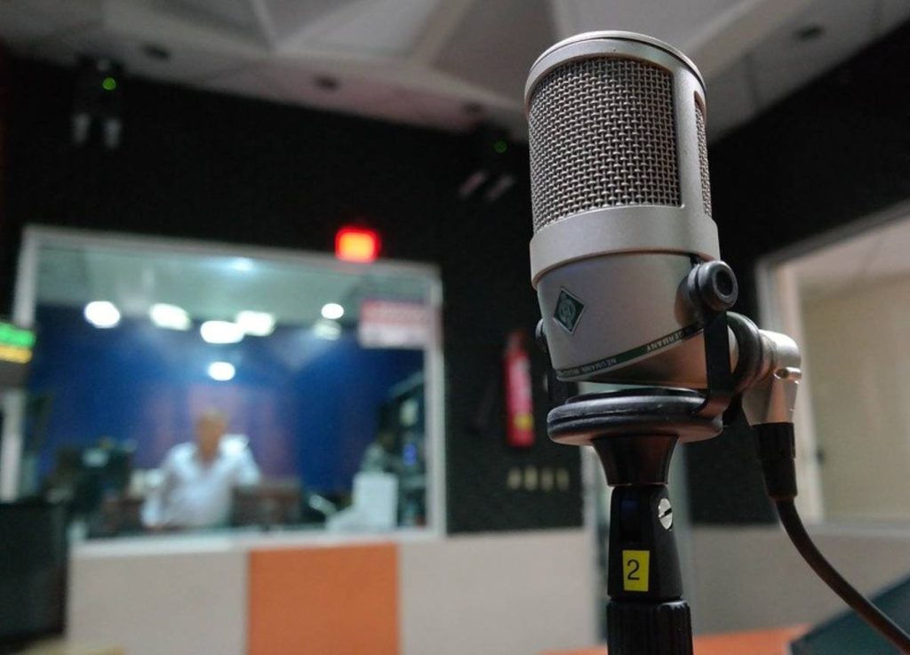 La radio sigue siendo fundamental para los colombianos