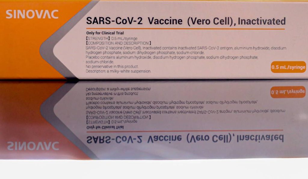 Llegaron a Colombia 192.000 vacunas de la farmacéutica china Sinovac