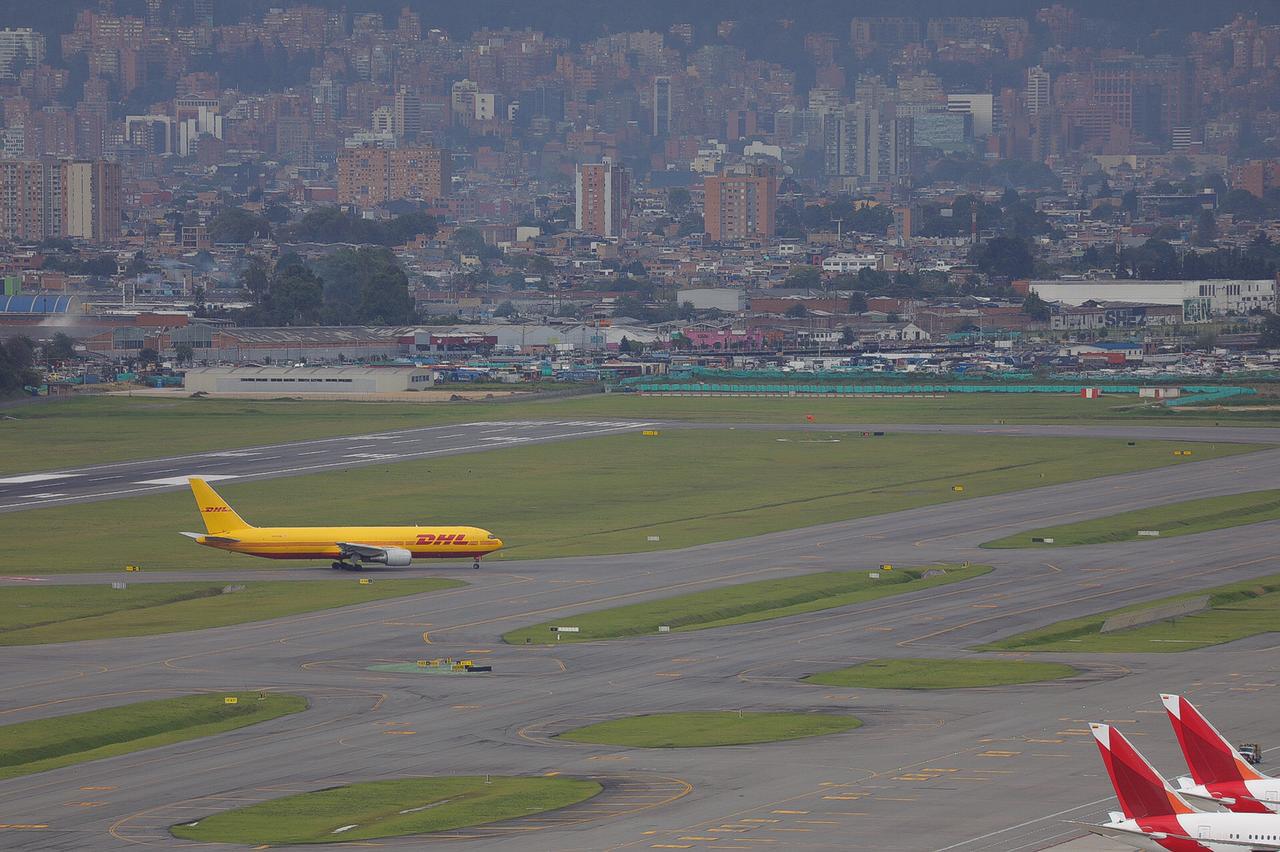 Este fue el avión que trajo a Colombia el primer cargamento de vacunas contra la Covid-19. FOTO: Presidencia
