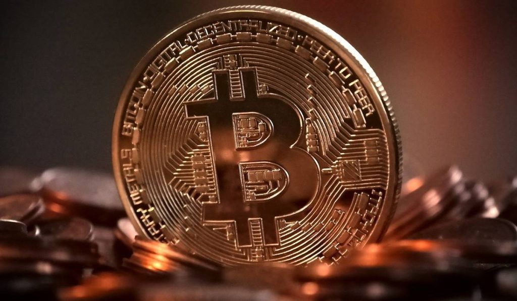 Rusia adoptará criptomonedas como divisa; alista regulación