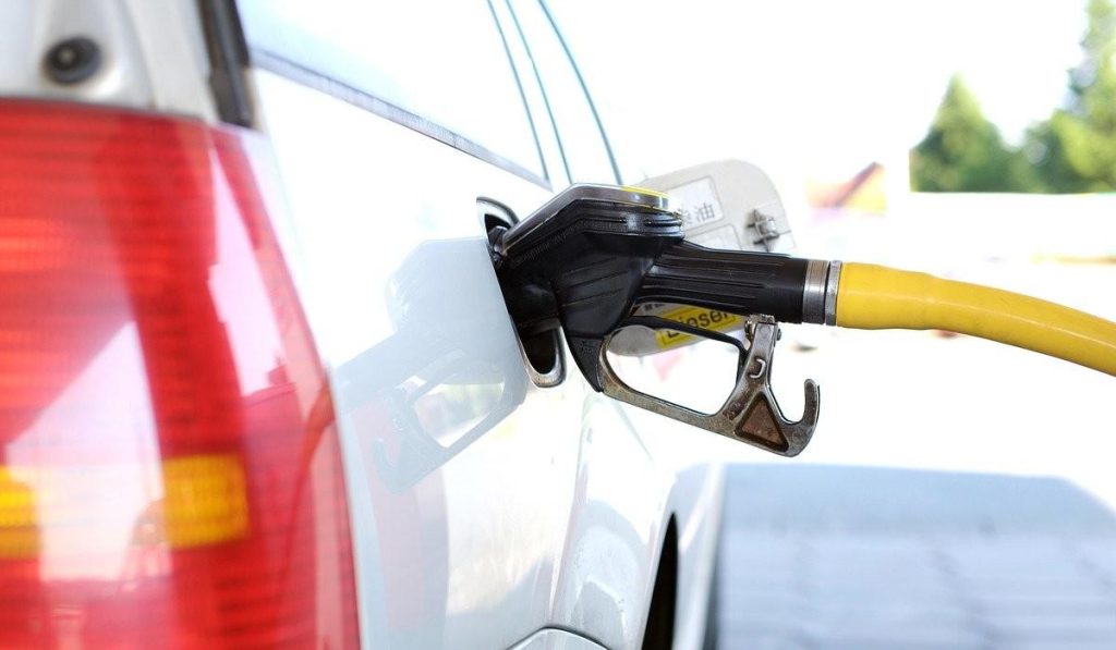 Gobierno Petro busca eliminar subsidio de combustibles a grandes consumidores. Imagen: Pixabay