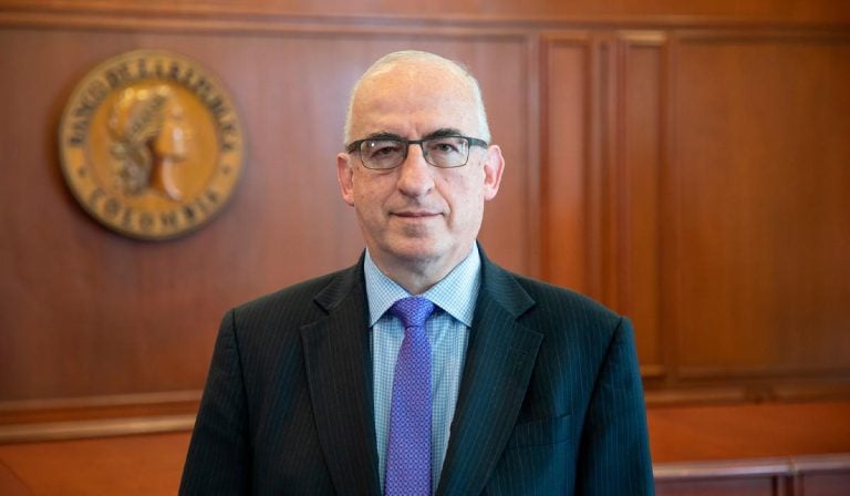 Gerente BanRep Colombia: Política monetaria seguirá siendo muy expansiva, pero tasas subirán en algún momento