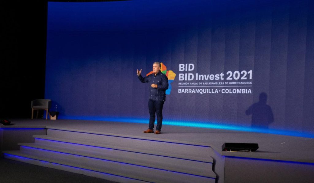 Colombia firma crédito por US$100 millones para digitalizar la justicia