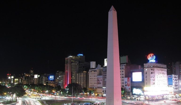 Sectores servicios y pesca impulsan crecimiento de actividad económica en Argentina