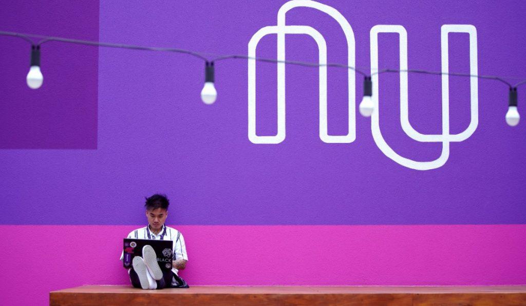 Nubank contrata bancas de inversión para su salida a bolsa en Wall Street