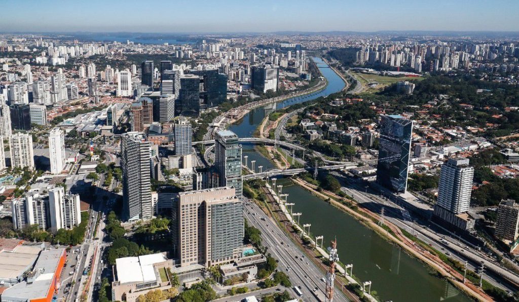 PIB de Brasil entró en recesión técnica pese a alcanzar el nivel prepandemia