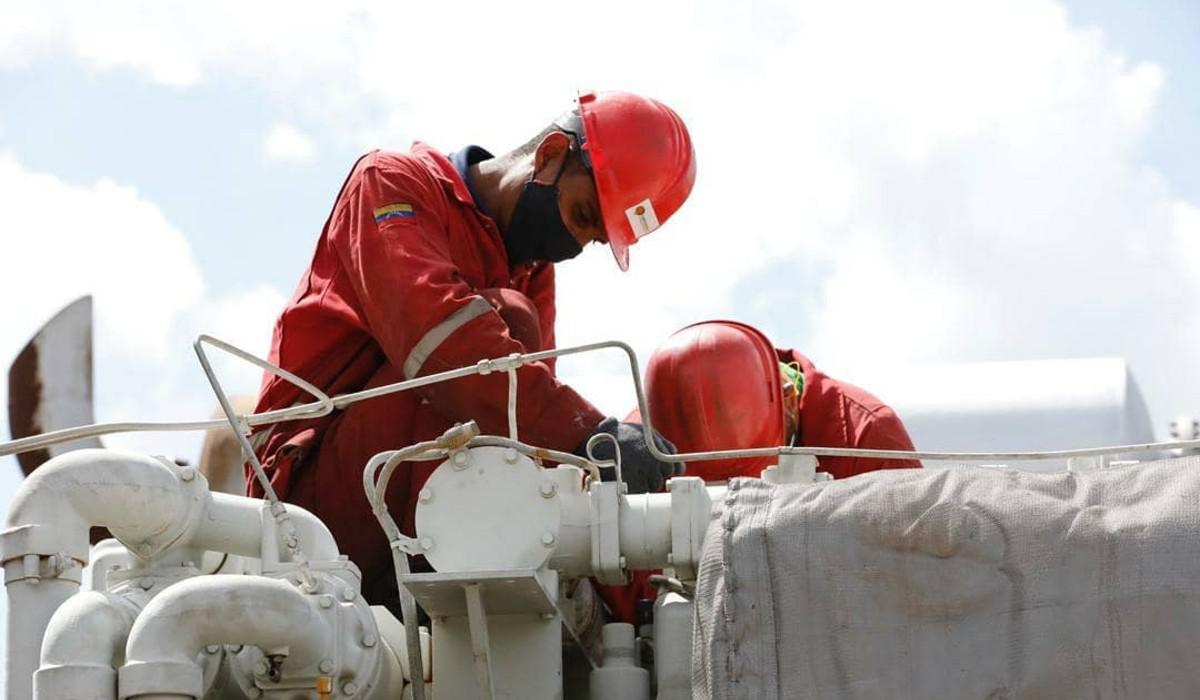 Venezuela firma acuerdo con petroleras ENI y Repsol para exportar gas natural