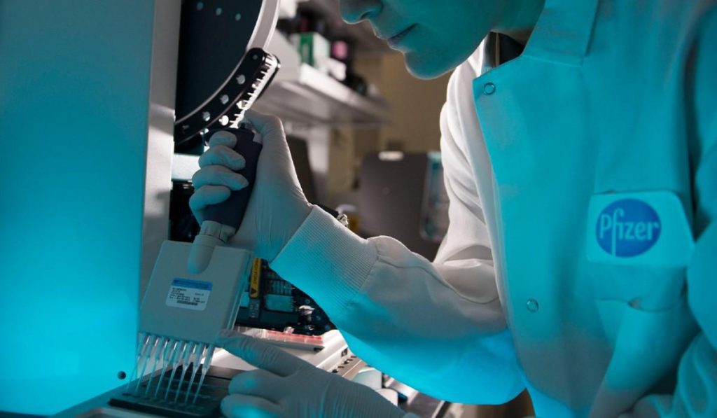 Pfizer/BioNTech pide autorizar uso de vacuna Covid-19 en jóvenes de 12 a 15 años