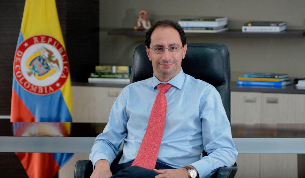 Entrevista | MinHacienda Restrepo ve probable desempleo a un dígito en Colombia en 2022