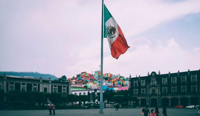 PIB de México en tercer trimestre fue revisado a la baja: cayó 0,4%