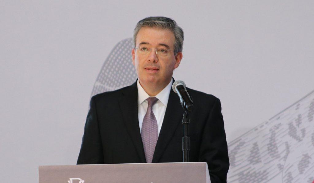 Banco de México cambiará de gobernador: López Obrador busca un “economista social”