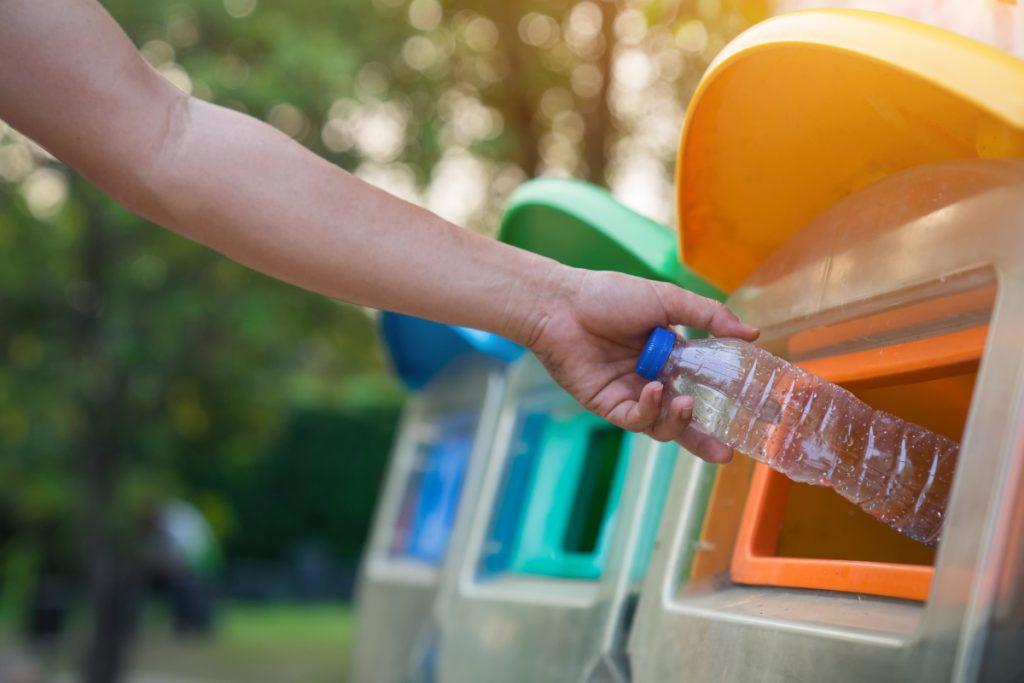 Foto ilustrativa a reciclaje en Colombia y 17 de mayo día del reciclaje.