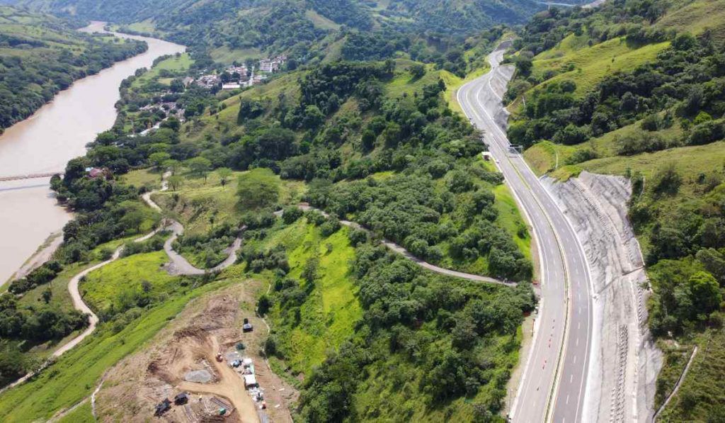 Grupo Aval alista nuevas megaobras en Colombia y el extranjero; habla de vigencias futuras