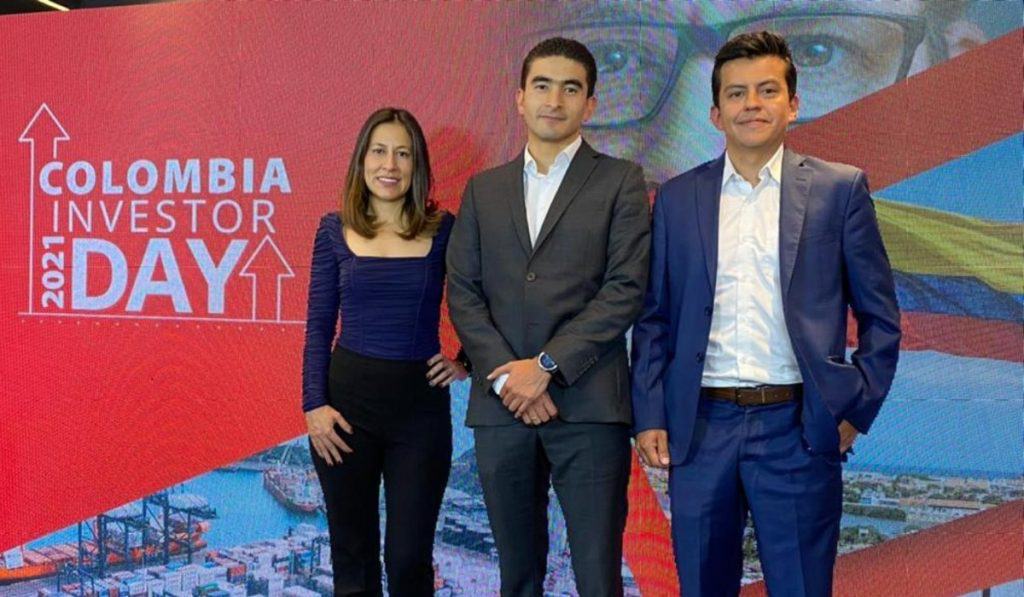 Davivienda Corredores compartió visiones en Colombia Investor Day 2021 Foto de Katherine Ortiz, líder de renta variable, Germán Cristancho, director de investigaciones y Rodrigo Sánchez, analista renta variable, del equipo económico de Davivienda Corredores.