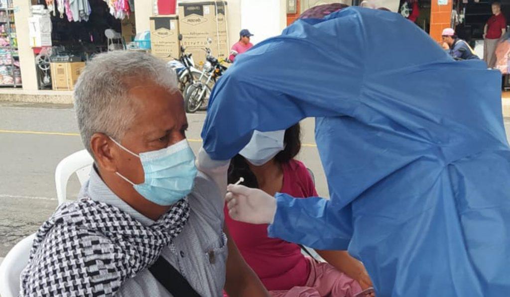 Colombia aprueba tercera dosis de vacuna contra Covid-19 para mayores de 70 años; hay más anuncios