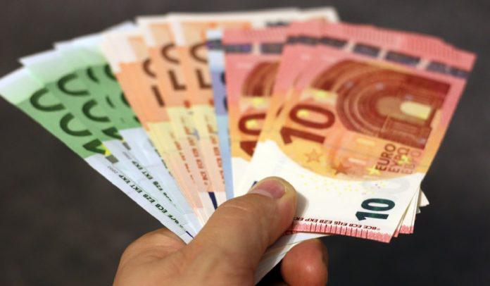 euro-pexels (1) Euros