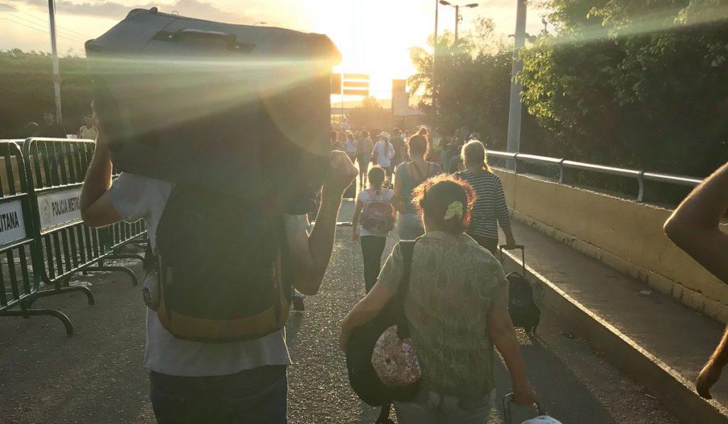 Frontera entre Colombia y Venezuela: abierta y con pico y cédula