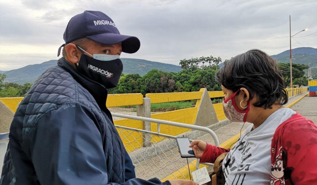 Colombia ha entregado un millón de tarjetas de protección a migrantes venezolanos