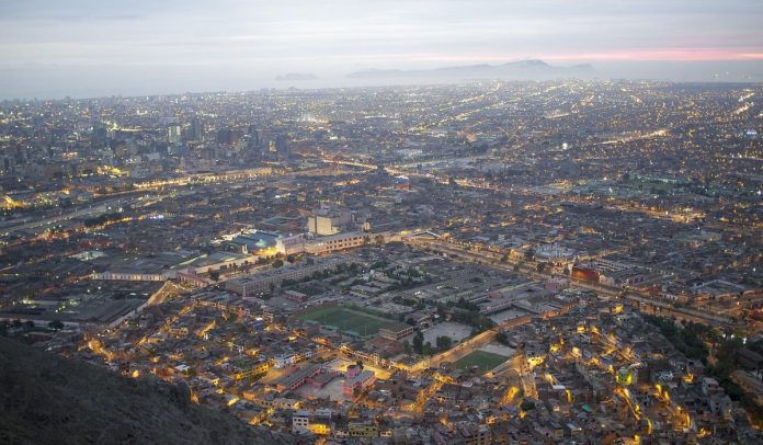 lima-peru-pixabay (1) Economía de Perú marca mejora en producción nacional y en empleo en Lima