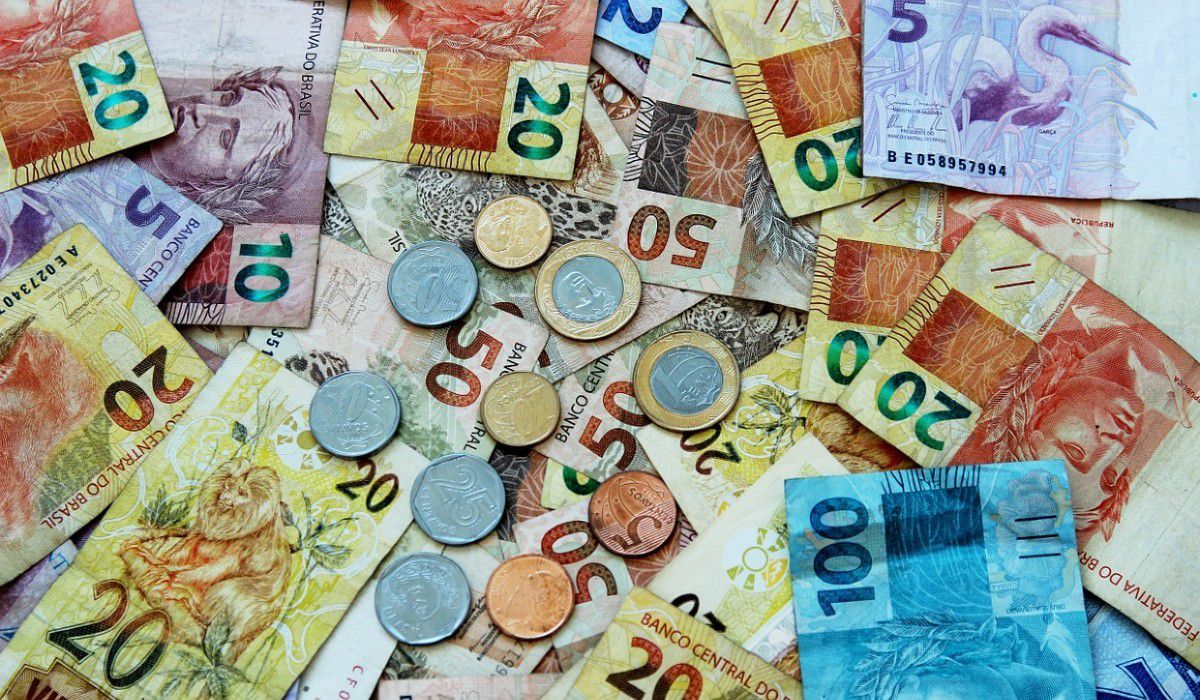 Brasil sube tasas de interés a pesar de estar en recesión