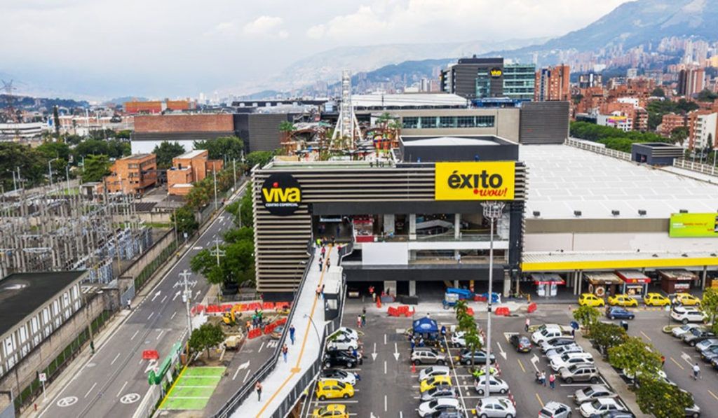 Fachada de uno de los Almacenes Éxito 