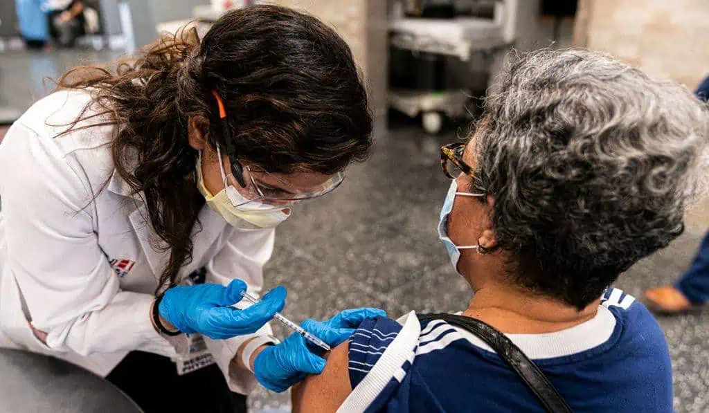Minsalud confirma un quinto pico de contagios por Covid-19 en Colombia Minsalud confirma un quinto pico de contagios por Covid-19 en Colombia