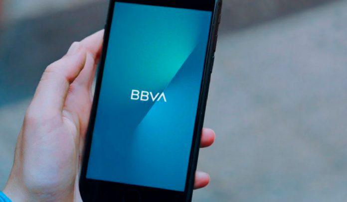 BBVA en Colombia ahora ofrece a sus clientes transferencias interbancarias inmediatas y sin costo. Foto: BBVA Colombia.