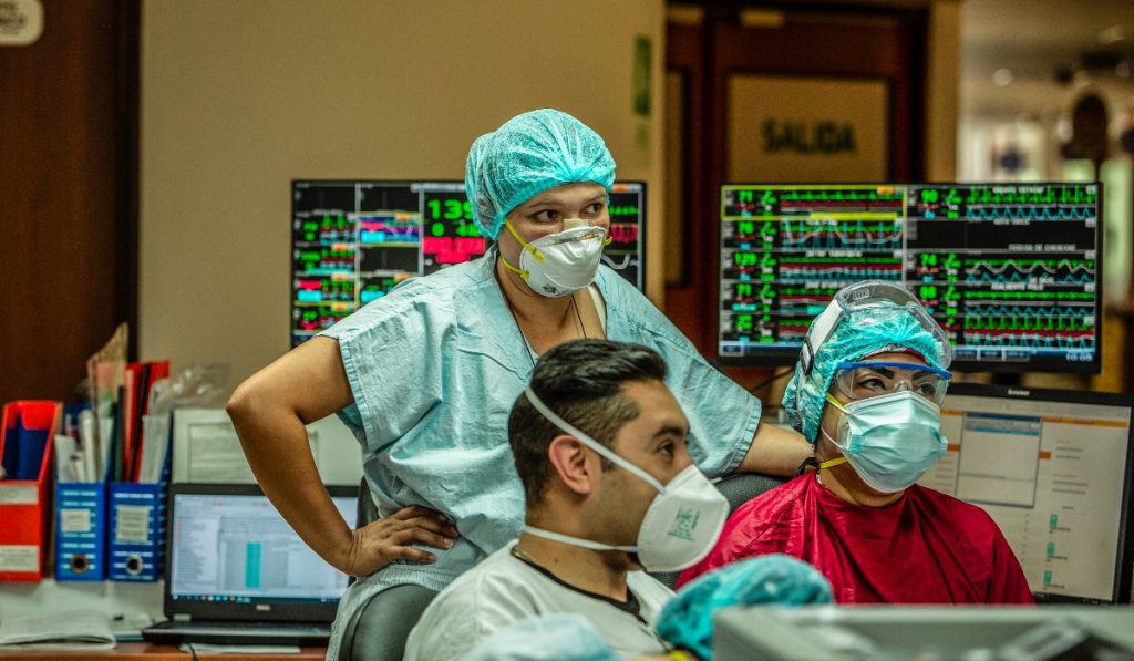 Médicos especialistas en la reforma a la salud de Colombia