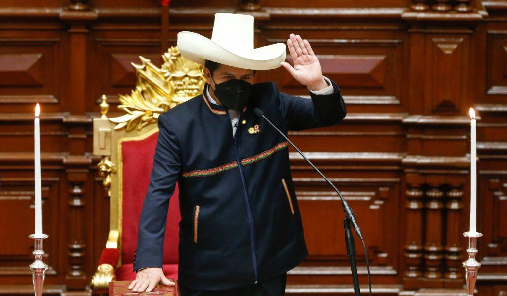 Las primeras pistas para la economía del Perú del discurso de Pedro Castillo