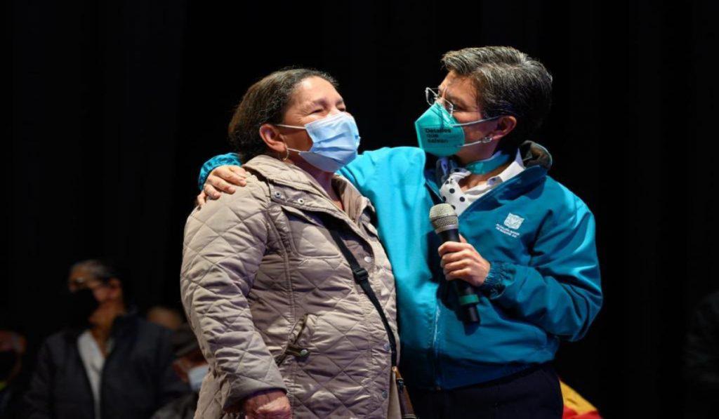 50 familias de Bogotá reciben licencias para mejoramiento de vivienda