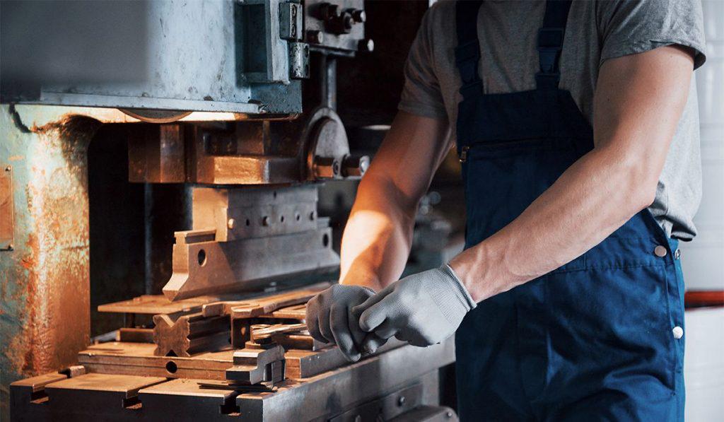 PMI Davivienda: producción y ventas en Colombia cayeron de la forma más pronunciada en 17 meses
