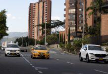 Usuarios de Medellín pueden solicitar taxi a través de la aplicación de Uber, gracias a su alianza con TaxExpress.