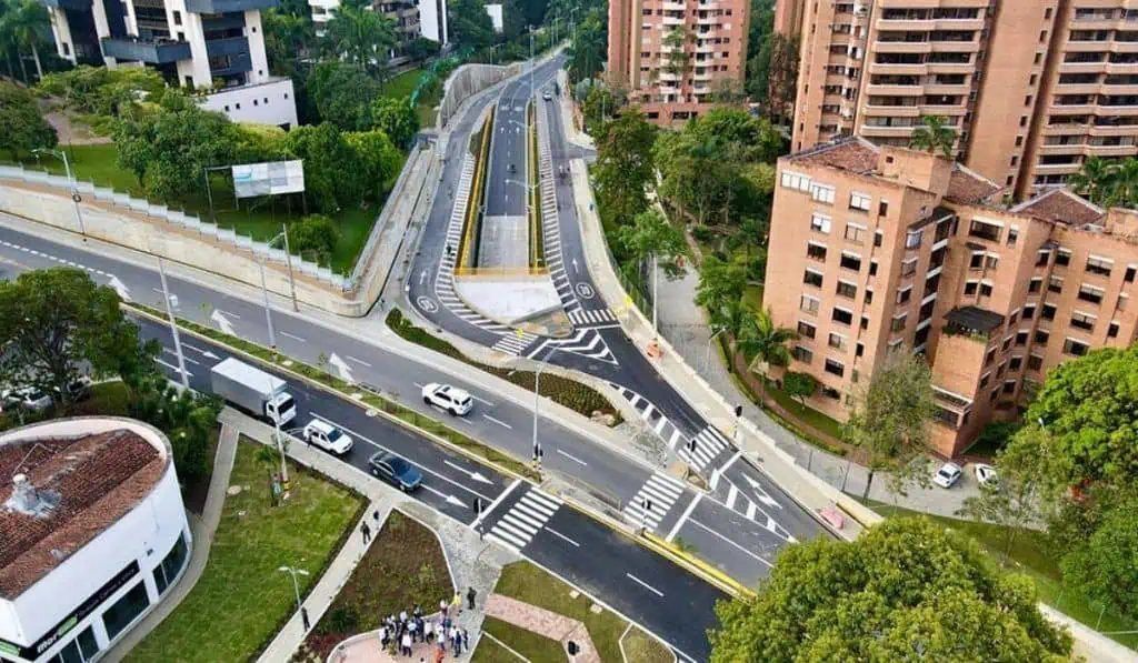 Pico y placa en Medellín se anticipa y empezará el 6 de septiembre para carros particulares Pico y placa en Medellín se anticipa y empezará el 6 de septiembre para carros particulares