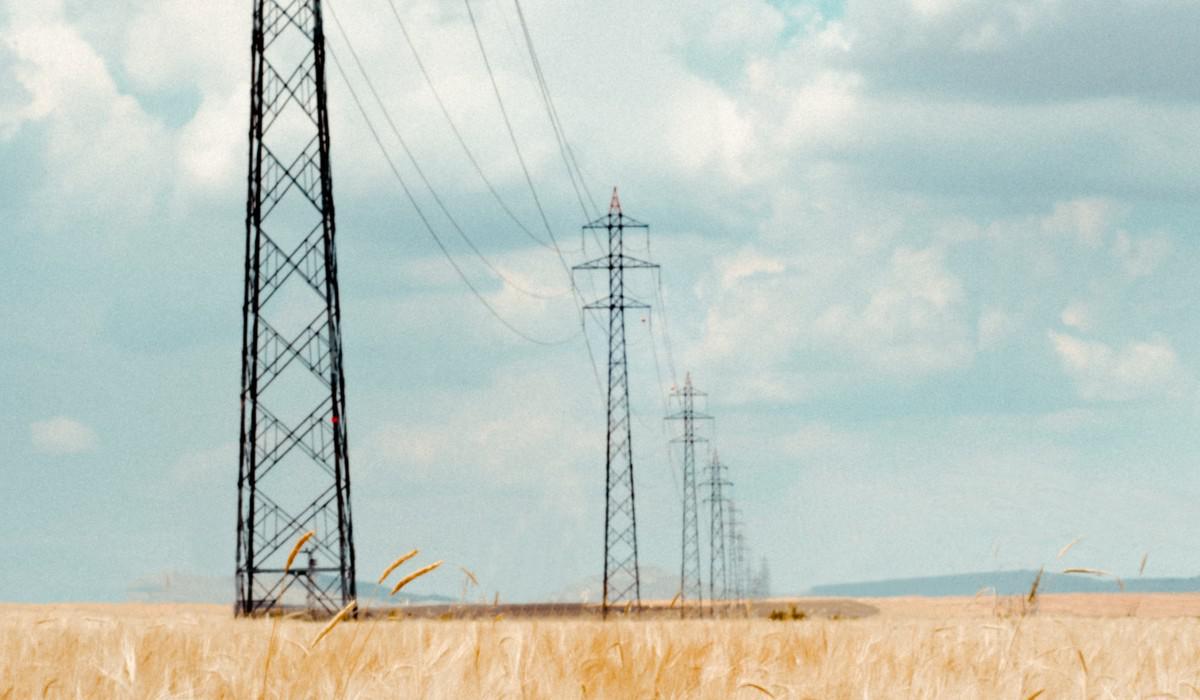 Home - Valora Analitik Energía eléctrica. Imagen: Ali Arapoğlu en Pexels