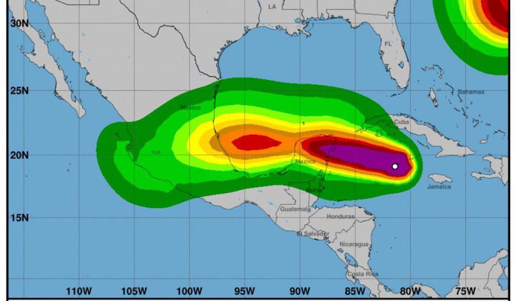 Grace se convierte en huracán y va rumbo a la Península de Yucatán, México