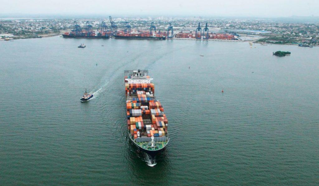 Escasez de contenedores pone en vilo al mundo: así afecta comercio exterior colombiano
