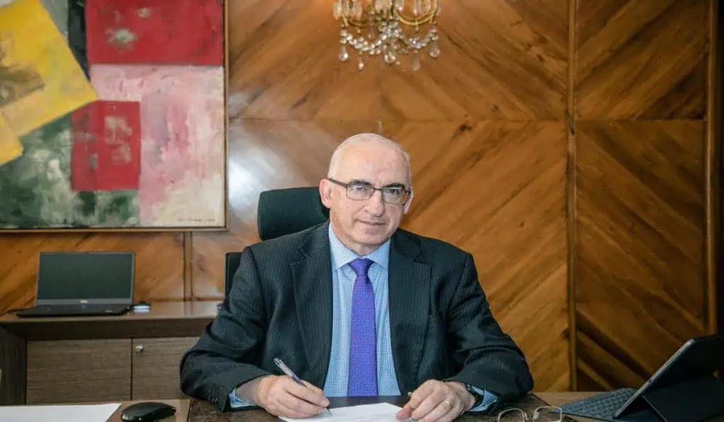 Esta es la visión del gerente del BanRep sobre inflación en Colombia para 2022 Gerente BanRep ve incertidumbre en PIB de Colombia por elecciones 2022; tasas expansivas