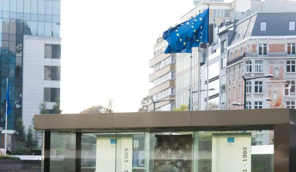 Retrocede desempleo en la eurozona; inflación marca al alza Unión Europea