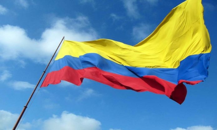 Fitch afirma la calificación BB+ a Colombia con Outlook estable