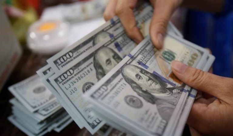 Dólar paralelo en Argentina vuelve a romper récord