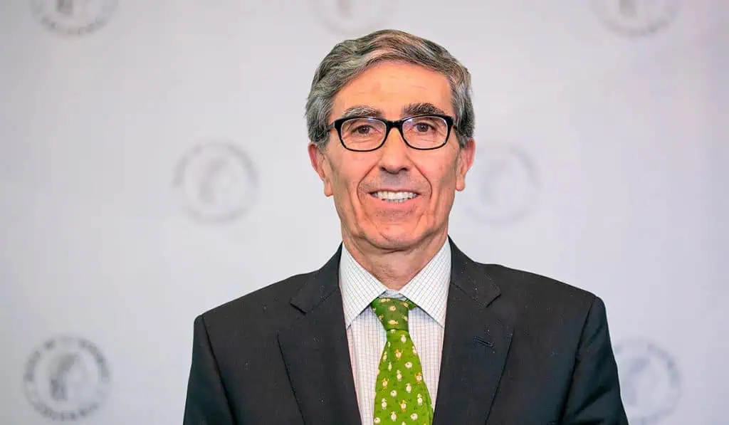 Codirector Steiner: si Colombia no endereza situación fiscal se enfrenta a panorama “tremendamente vulnerable” Codirector Steiner dice que aún no sería "prudente" bajar tasas de interés en Colombia