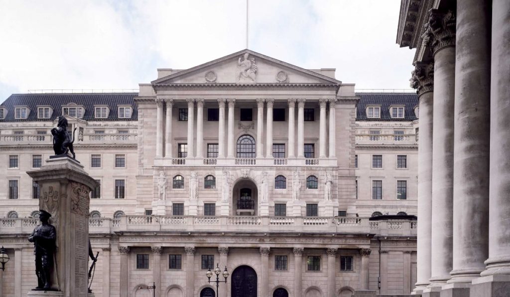Banco de Inglaterra mantiene tasas en niveles cercanos a cero Banco de Inglaterra mantiene tasas en niveles cercanos a cero