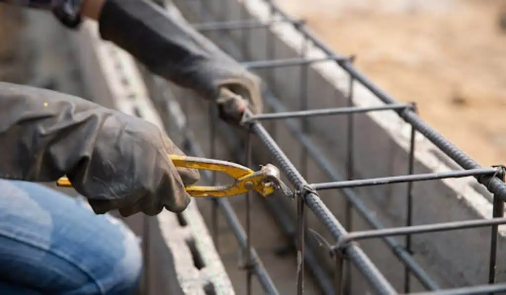 Altos precios del acero preocupan al sector constructor colombiano construccion