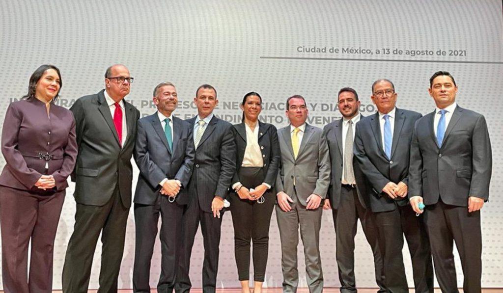 Oposición y régimen de Maduro retoman diálogos con elecciones en la agenda