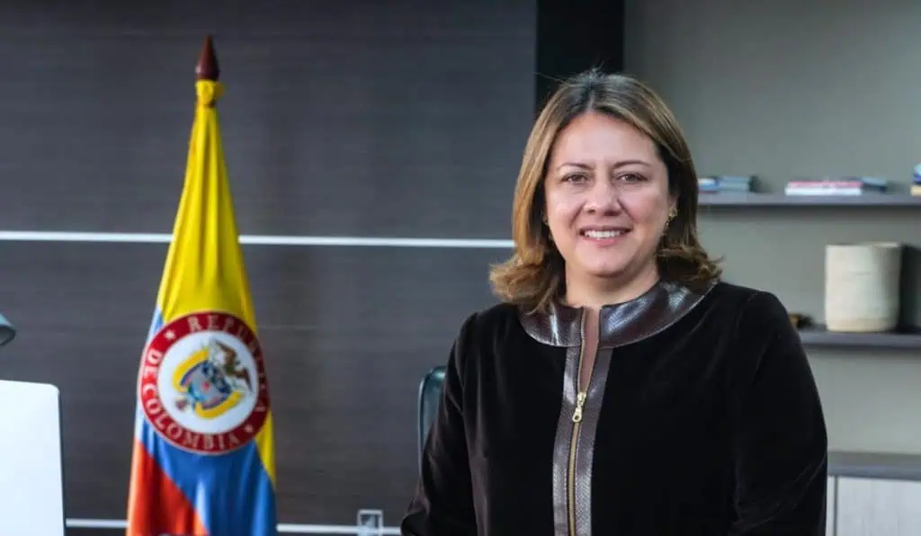 Entrevista | MinComercio habla sobre reducción de aranceles a acero; detalla meta de exportación Día sin IVA deja ventas por $6,9 billones en Colombia