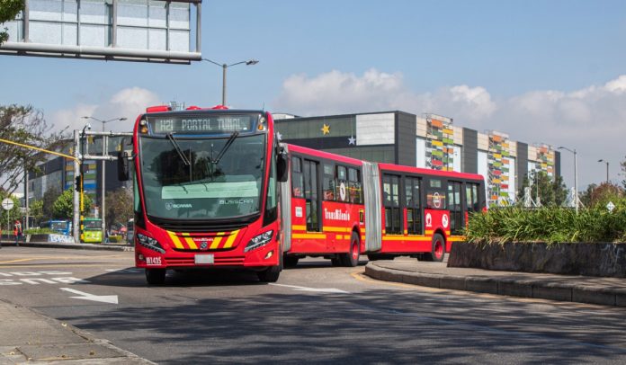 Listas colocaciones privadas en EE. UU. por US$126 millones para financiar buses de TransMilenio